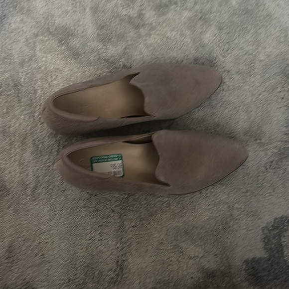 Dr Scholls tan flats - Picture 2 of 5